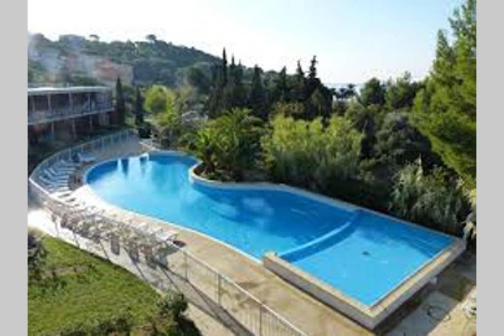 Les Terrasses Du Liouquet T2, Piscine , Parking , Mer A 150 M La Ciotat Kültér fotó